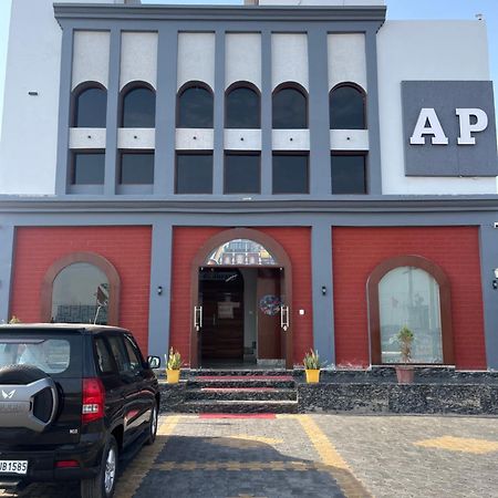 Hotel Ap Suratgarh Exteriör bild