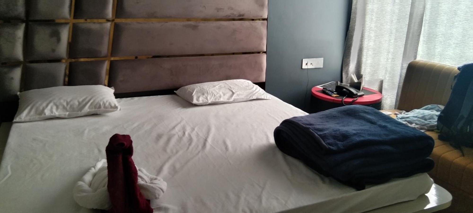Hotel Ap Suratgarh Exteriör bild